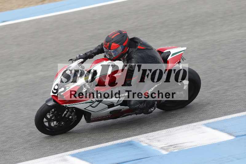 /02 28.-31.01.2025 Moto Center Thun Jerez/gruen-green/92